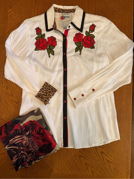 Ariat Tops - Ariat Women’s Rodeo Quincy shirt with wild rag